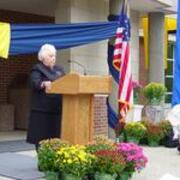 2004-04-20 Schott Carlson LIbrary Dedication Librarian JPG