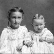 Anna Myree Amidon and Georgia Luceel Amidon, 1902
